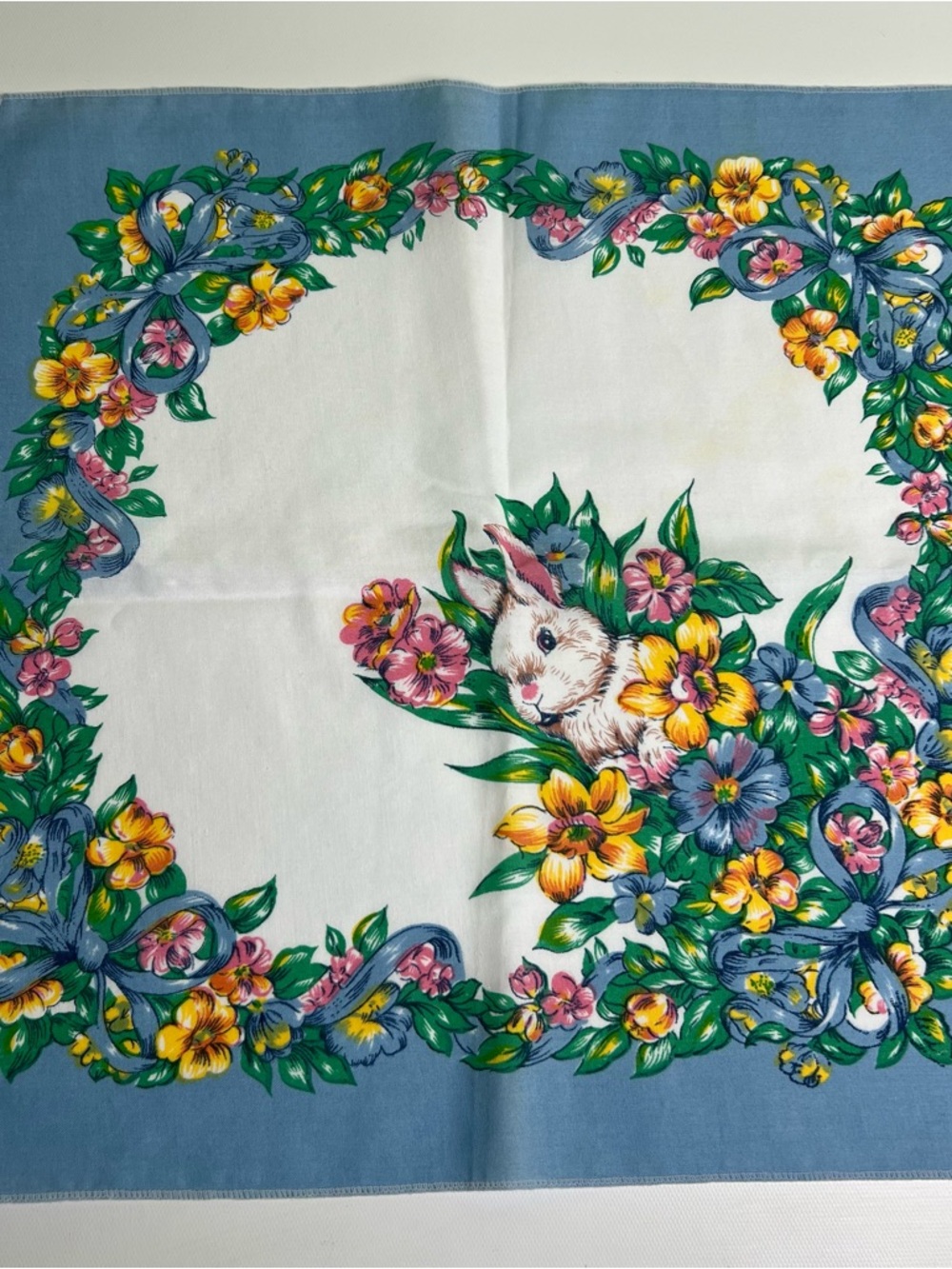 Vintage bunny spring Easter napkins 10pc
Couple have yellowing (see pictures) - Picture 8 of 12
